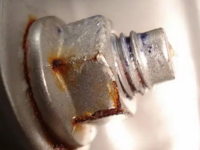 不銹鋼螺栓腐蝕生銹如何處理？